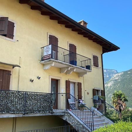 La Vineria House - Appartamento Yellow Dolcè Zewnętrze zdjęcie